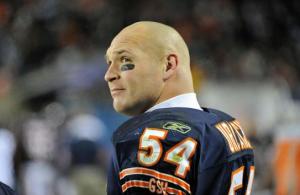 Urlacher-expects-to-play-in-season-opener